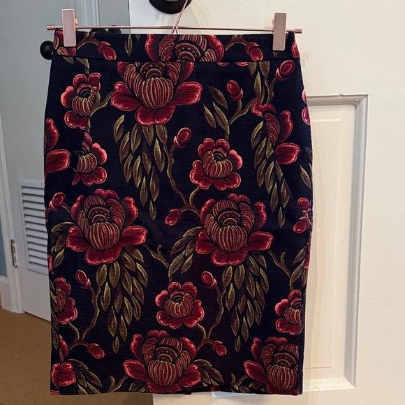 Ann Taylor Floral Pencil Skirt - Picture 1 of 4